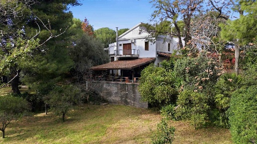 Foto Villa unifamiliare in Via Tremestieri 45, Mascalucia Centro di 550 m²