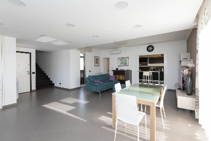 Foto Appartamento in Via Giuseppe Bonaventura  36, Valverde di 113 m²