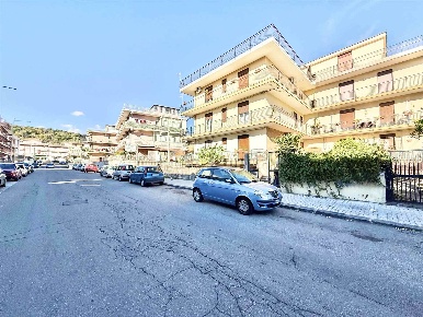 Foto Appartamento in Via Aldo Moro  8, Aci Catena Centro di 106 m²