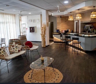 Foto Hotel a Rimini di 650 m² con 22 locali in vendita