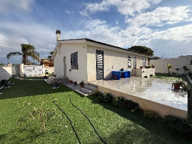 Foto Villa unifamiliare in Contrada San Silvestro, Marsala di 155 m²