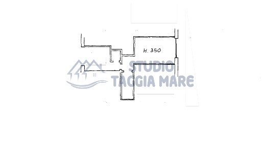 Foto Magazzino in Via Nazario Sauro 26, Taggia Centro di 27 m² con 1 locali