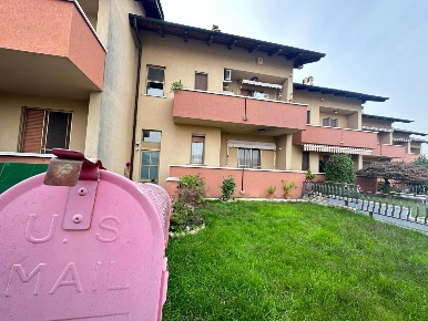 Foto Villa bifamiliare in Via Marilla Rigazio 22, Vercelli di 200 m²