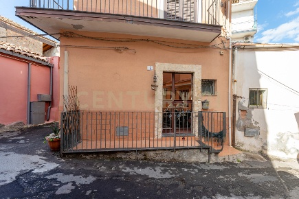 Foto Villa singola in Via Lumacari 2, Catania Centro Storico di 69 m²