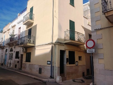 Foto Appartamento in Via Cesare Beccaria 93, Mola di Bari Centro di 88 m²