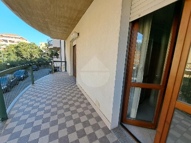 Foto Appartamento in via Caravaggio, Pescara di 155 m² in vendita
