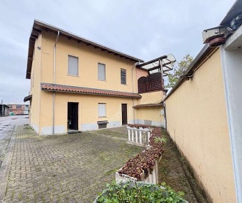 Foto Casa indipendente in VIA NOVARA  95, Galliate di 150 m² con 4 locali