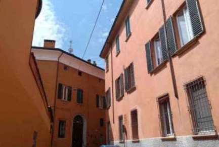 Foto Appartamento in Via Schiavonia, Bologna Centro Storico di 83 m²