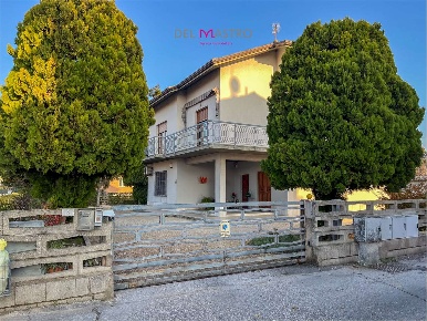 Foto Appartamento in sp 33 per castelferretti  8, Chiaravalle Centro
