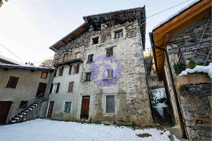 Foto Appartamento in via fiume nero  14, Carona di 172 m² con 7 locali