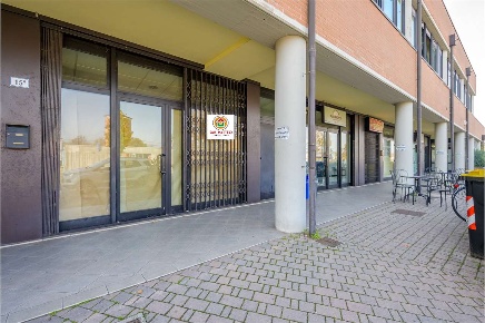 Foto Negozio in via astengo 15/a, San Giovanni in Persiceto Centro di 53 m²