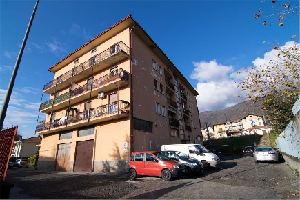 Foto Appartamento in Via Cesare Cantu' 16, Erba Centro di 104 m² in vendita