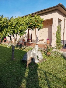 Foto Villa unifamiliare in Via civitali, Forte dei Marmi Vittoria Apuana