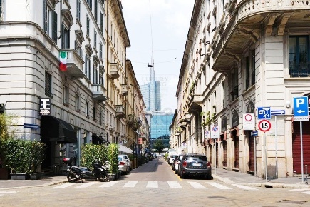 Foto Negozio in Via Marsala, Milano Moscova di 60 m² con 2 locali
