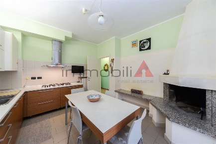 Foto Case semi ndipendenti a Nova Milanese di 191 m² con 5 locali