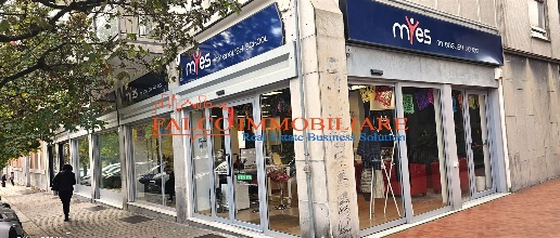 Foto Locale commerciale in Viale Libertà, Pavia Stazione - Ticinello