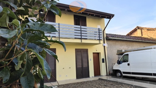 Foto Appartamento in Frazione Cacciabuoi, Casatenovo Centro di 124 m²
