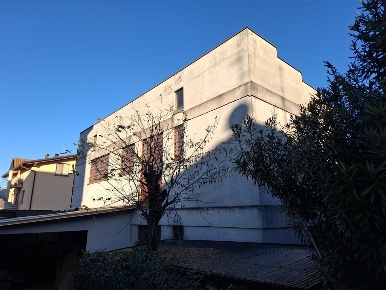 Foto Laboratorio in Via Po, Meda di 340 m² in vendita