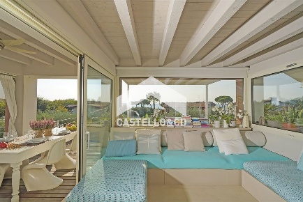 Foto Villa unifamiliare in Via San Sivino, Moniga del Garda di 300 m²