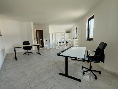 Foto Ufficio a Massa Puliche di 70 m² con 3 locali in vendita
