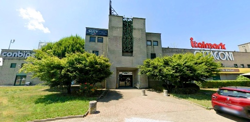 Foto Negozio a San Martino Siccomario Centro di 225 m² con 1 locali