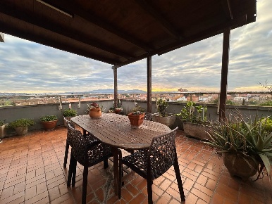 Foto Appartamento a Collesalvetti Vicarello di 140 m² con 7 locali