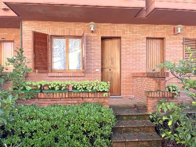 Foto Villa a schiera a Massa Ronchi - Poveromo di 75 m² con 4 locali