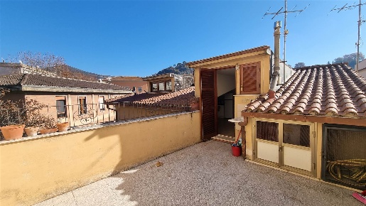 Foto Appartamento in via porta romana, Poggio Mirteto Centro di 138 m²
