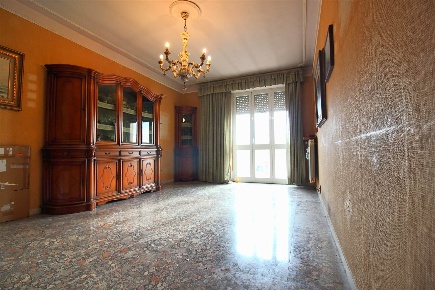 Foto Appartamento a Livorno Fabbricotti di 111 m² con 8 locali in vendita