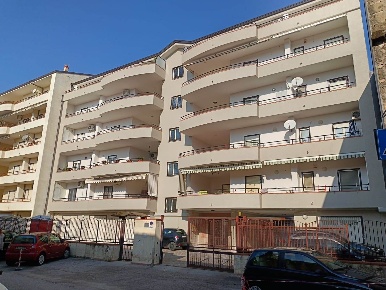 Foto Appartamento in via achille grandi, Santa Maria Capua Vetere di 105 m²