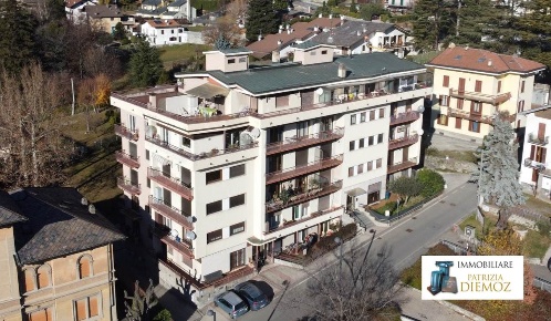 Foto Appartamento in Via Conti di Challand, Saint-Vincent Centro di 126 m²