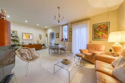 Foto Appartamento in Via Annibal Caro, Firenze Isolotto Talenti di 160 m²