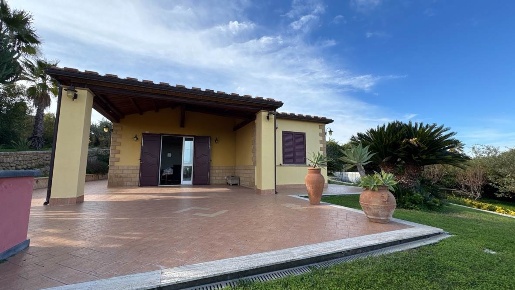 Foto Villa unifamiliare in via Sandro Pertini  31, Scordia di 95 m²