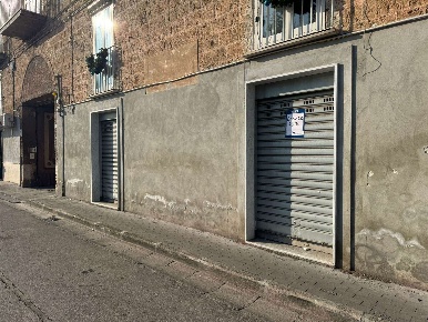 Foto Locale commerciale a Casagiove di 70 m² con 2 locali in vendita