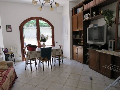 Foto Appartamento a Riparbella di 104 m² con 6 locali in vendita