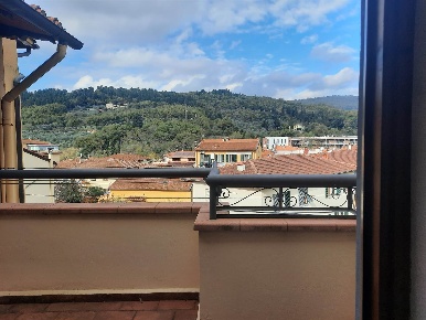 Foto Casa indipendente a Fiesole Caldine di 86 m² con 4 locali in vendita