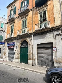 Foto Negozio in Via Cristoforo Colombo 16, Brindisi Centro Storico