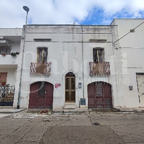 Foto Casa indipendente a Taviano Centro di 200 m² con 11 locali in vendita