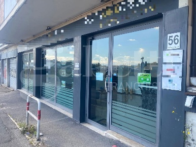 Foto Negozio in Pontina Vecchia, Pomezia Maggiona - Area Produttiva