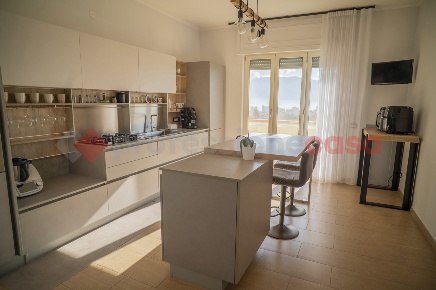 Foto Appartamento in Via Vesuvio 75, Trecase di 180 m² con 6 locali