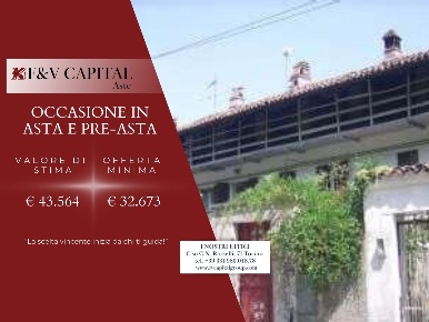 Foto Villa unifamiliare in Via Roma, Azeglio Centro di 295 m² con 8 locali