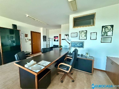 Foto Ufficio in Via Carlo Marx  97, Carpi Quartirolo - Meloni di 57 m²