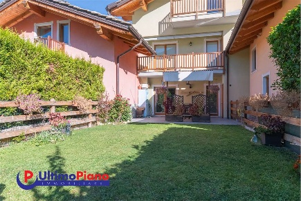 Foto Appartamento in Frazione Etrepiou 3/c, Gressan di 82 m² con 4 locali