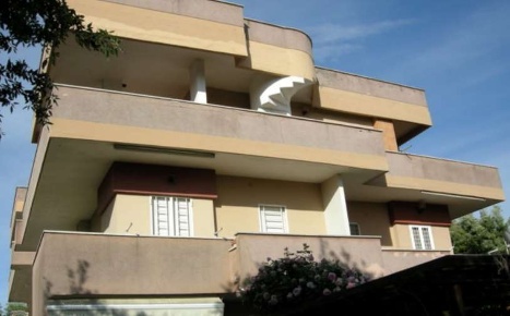 Foto Villa a schiera in Via delle Robinie 45, Anzio di 73 m² con 3 locali