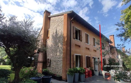 Foto Appartamento in Via Guizze, Villorba Lancenigo Villorba di 318 m²