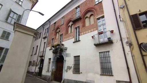 Foto Appartamento in Via Real Collegio, Moncalieri Centro Storico di 117 m²
