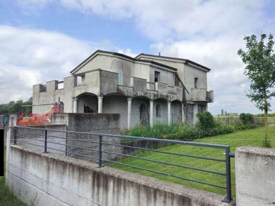 Foto Case indipendenti in Via giacomo leopardi, Giacciano con Baruchella