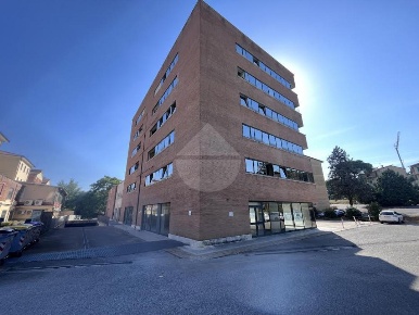Foto Appartamento in Via Montebello, Perugia Montebello di 95 m² in vendita