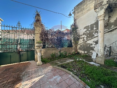Foto Appartamento in Via San Mauro, Cagliari Villanova di 70 m² in vendita