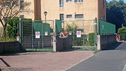 Foto Box in Via Uruguay, Milano Gallaratese di 13 m² con 1 locali